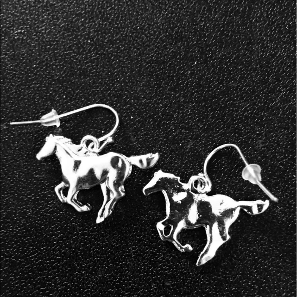 Cute Horse Silver earrings NEW